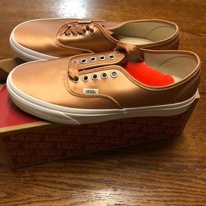 Women Sz 9 Satin Lux Rose Gold / True White Vans